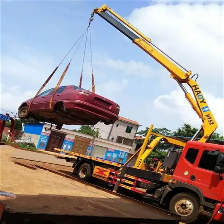 大成镇吊车吊汽车的正确方法